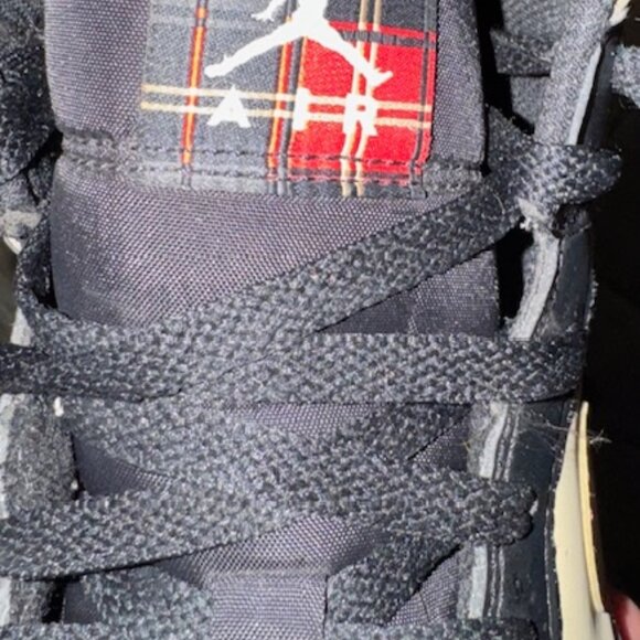 AIR JORDAN 1 MID SE - Picture 3 of 6